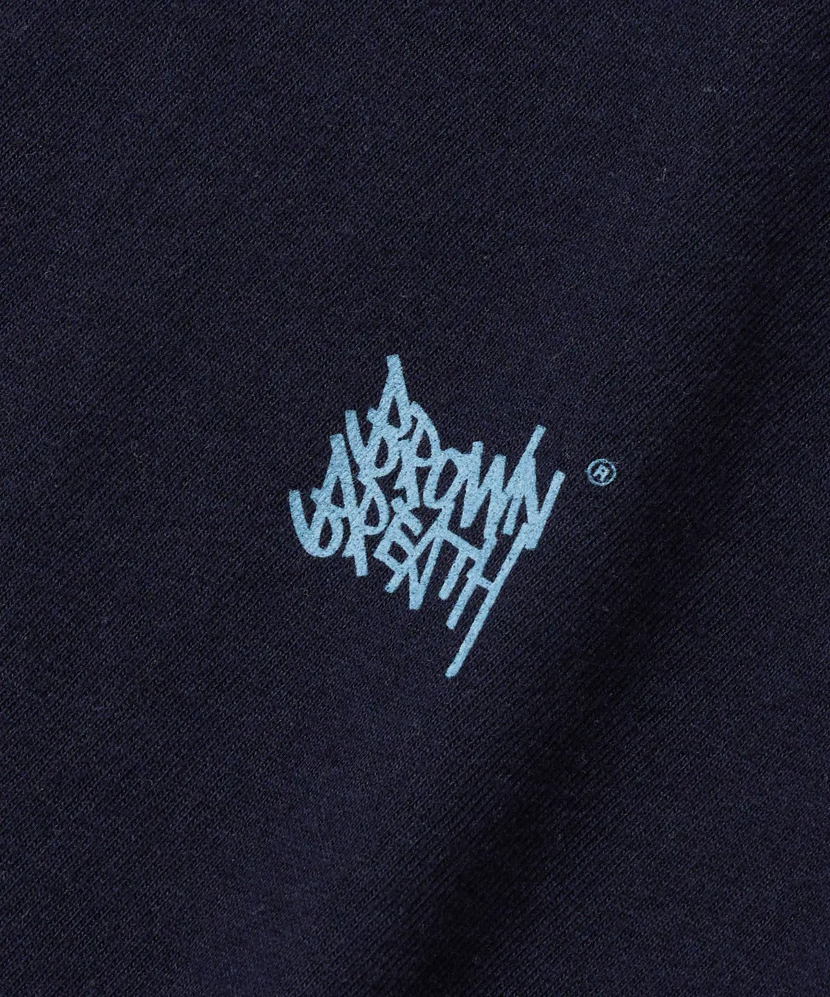 [BrownBreath] PAISLEY TAG TEE - NAVY