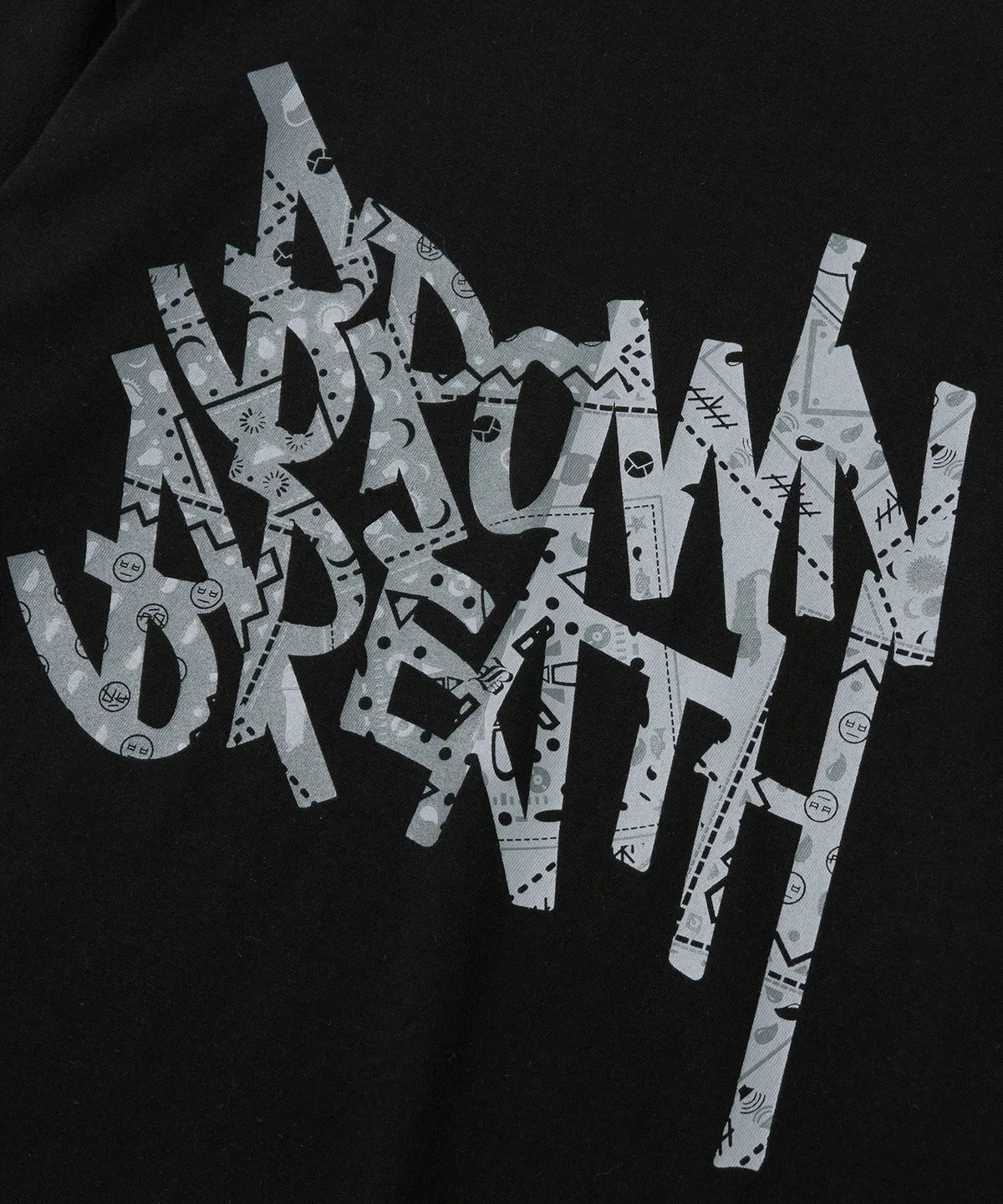 [BrownBreath] PAISLEY TAG TEE - BLACK